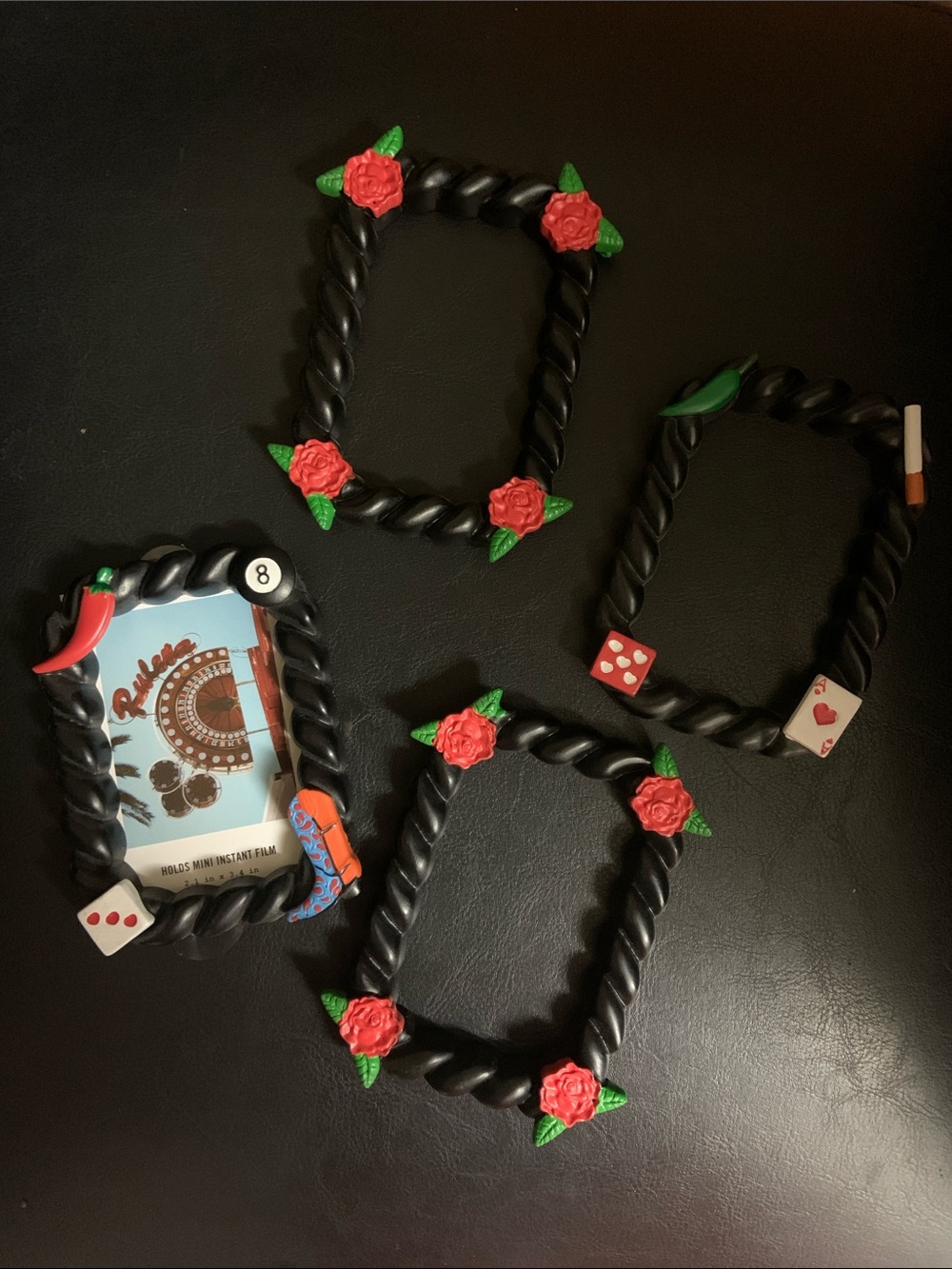 NWT-urban outfitters Instax magnet frames